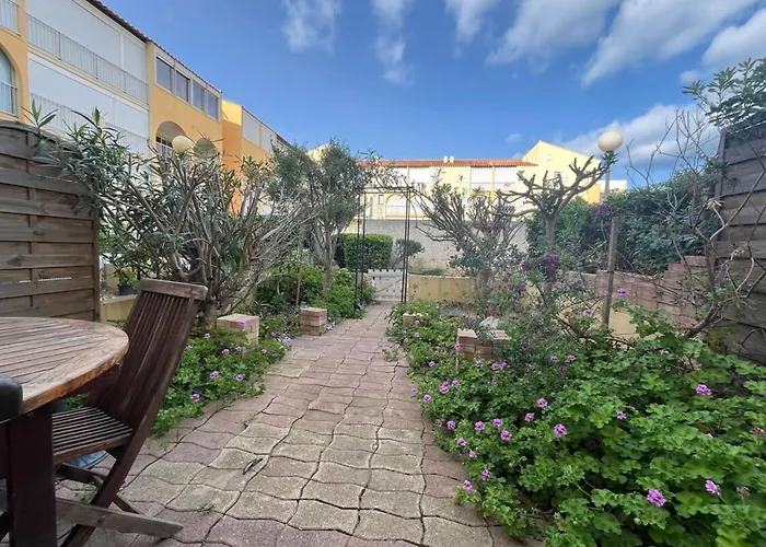 Apartment Jardin Piscine Proche De La Narbonne
