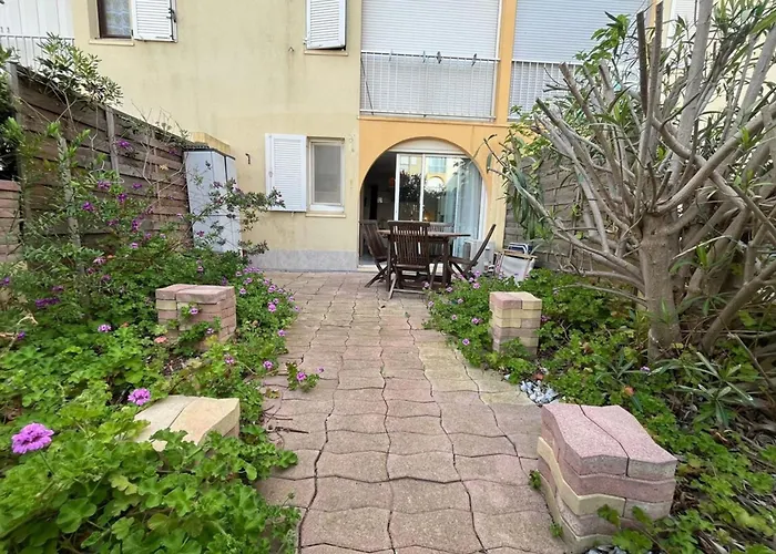 Jardin Piscine Proche De La Apartment Narbonne